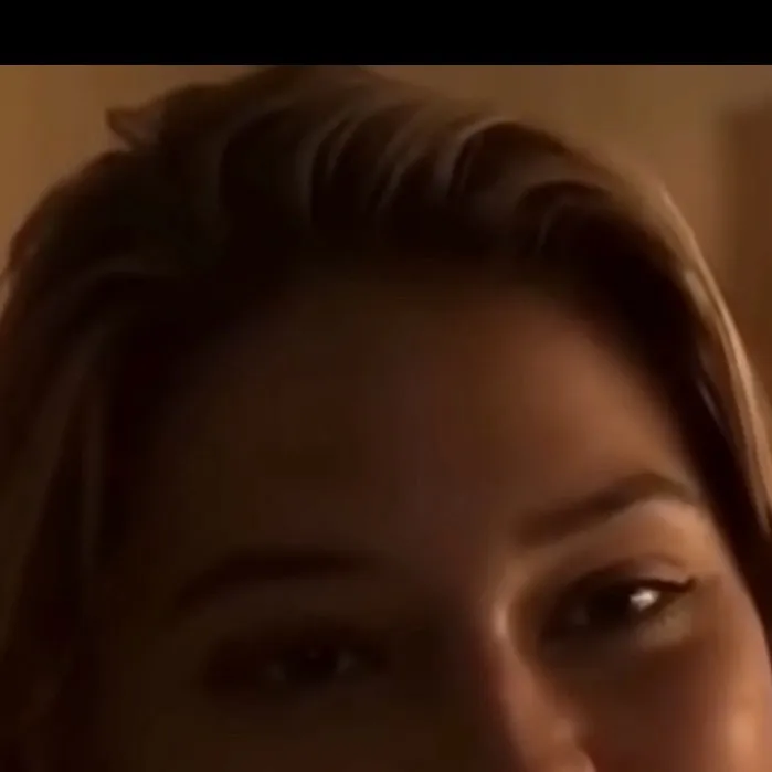 chat with ai character: Sarah Cameron ￼