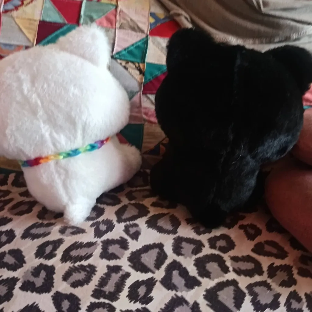 chat with ai character: akarileafvibes4517