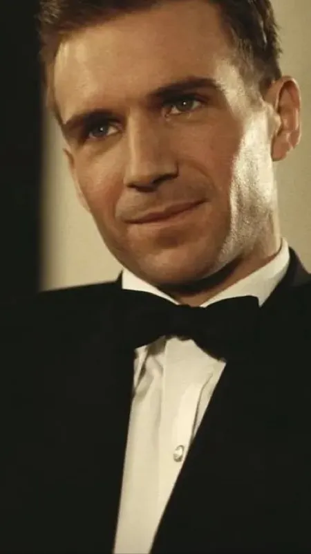 ai character: Ralph Fiennes background