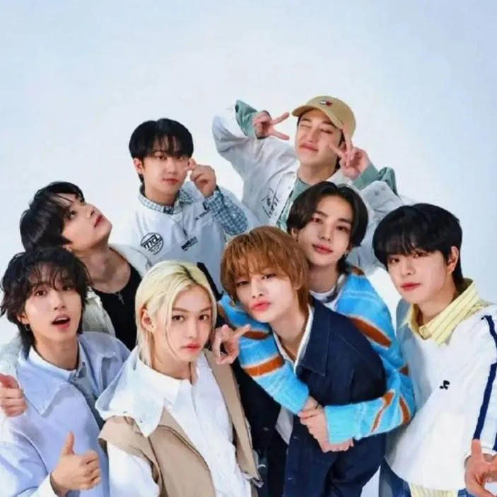 chat with ai character: straykids pick me🩵
