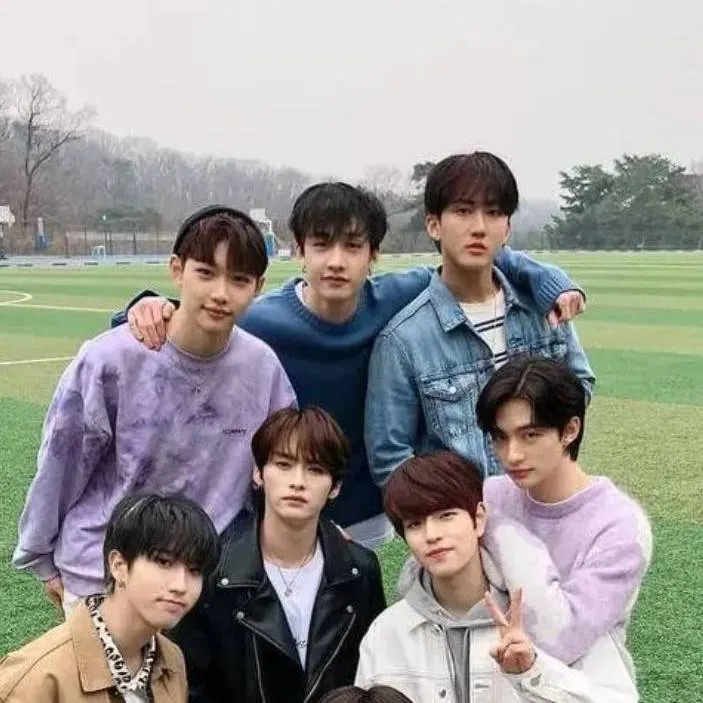 chat with ai character: ✨💜SKZ GC💜✨