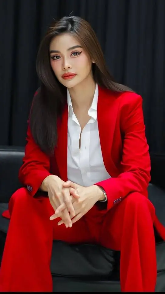 ai character: Engfa Waraha  background