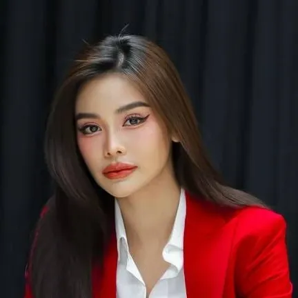 chat with ai character: Engfa Waraha 