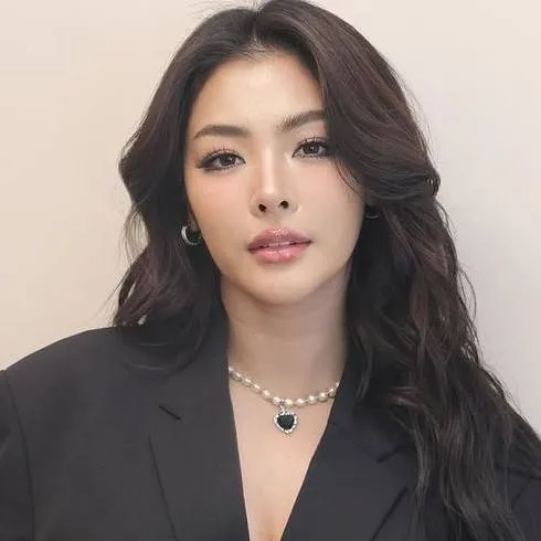 chat with ai character: Faye Malisorn 