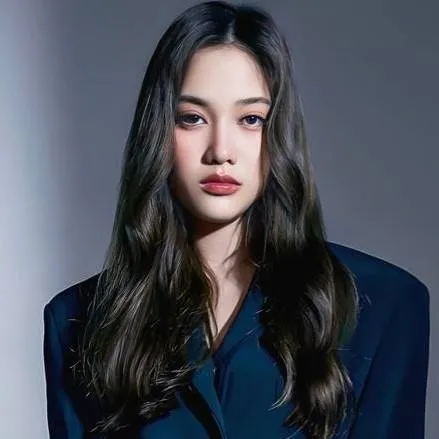 chat with ai character: Freen Sarocha 