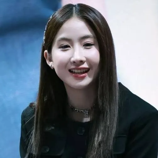 chat with ai character: Yoko Apasra