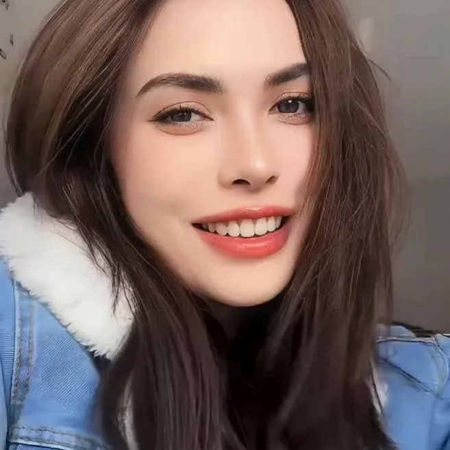 chat with ai character: Charlotte Austin 