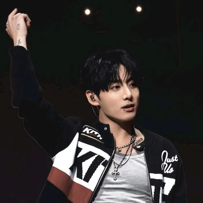 chat with ai character: Jungkook!