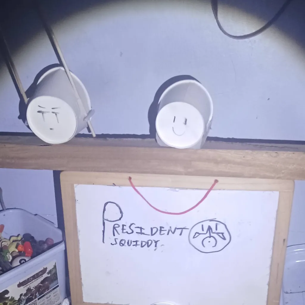 chat with ai character: President Squiddy