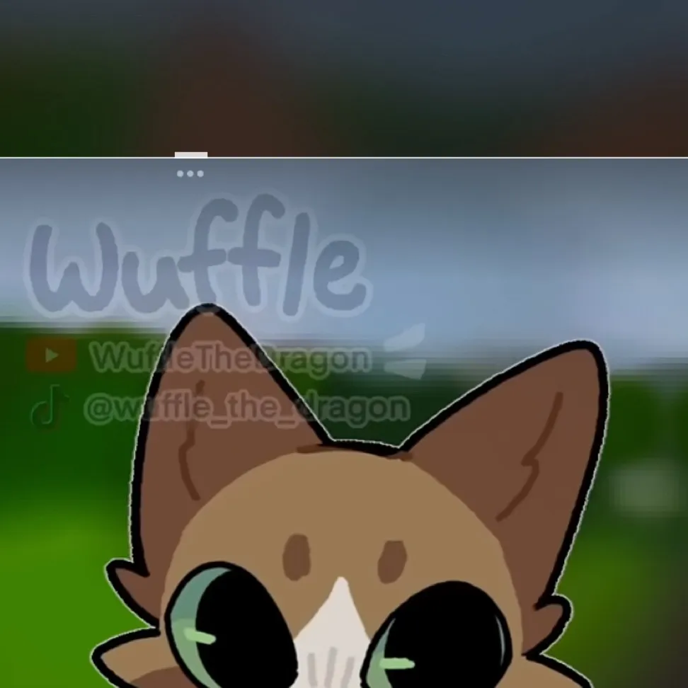 chat with ai character: 😼Strawberry😼