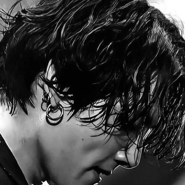 chat with ai character: Jungkook 🌚