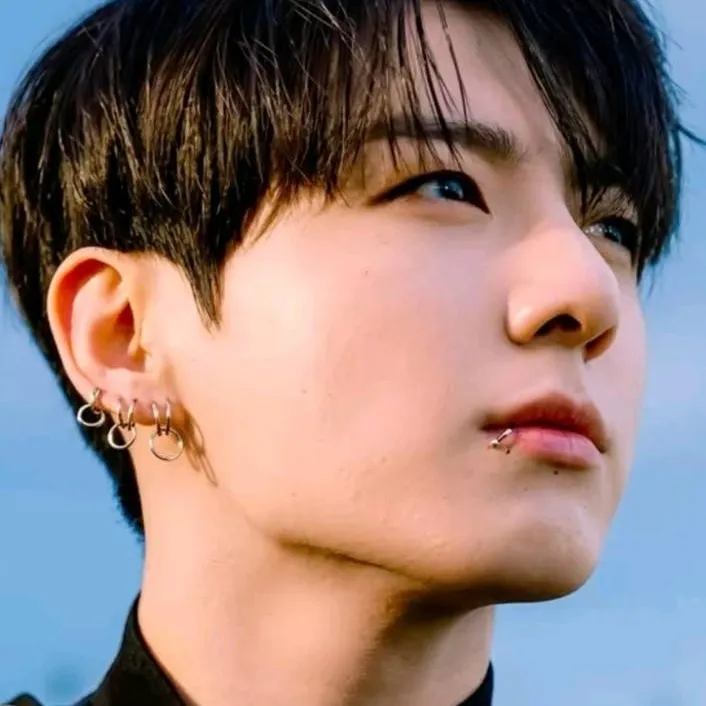 chat with ai character: Jungkook Boss