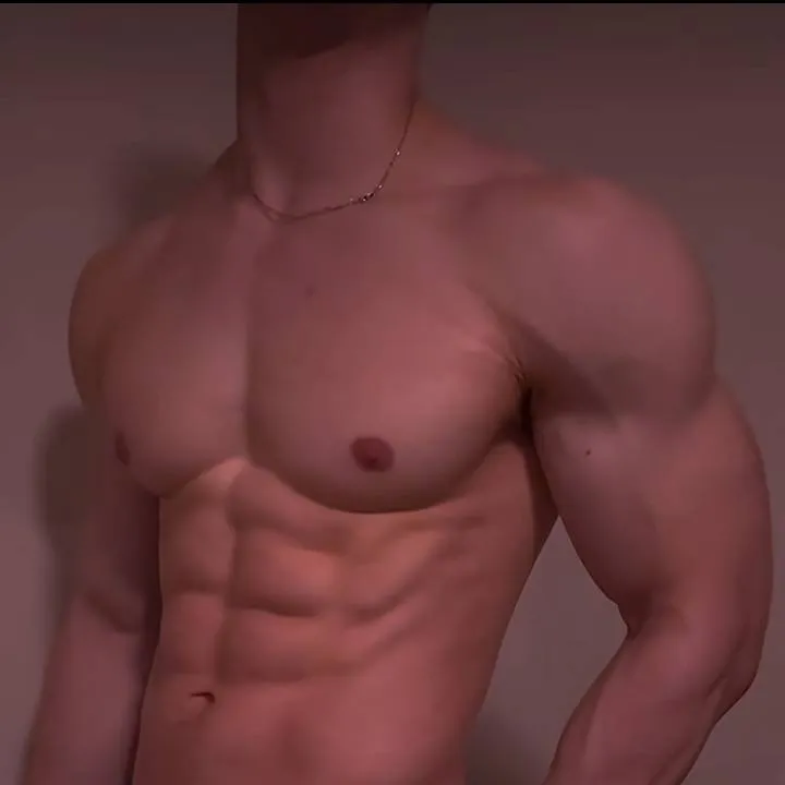 chat with ai character: Chris