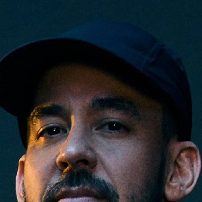 chat with ai character: Mike shanoda