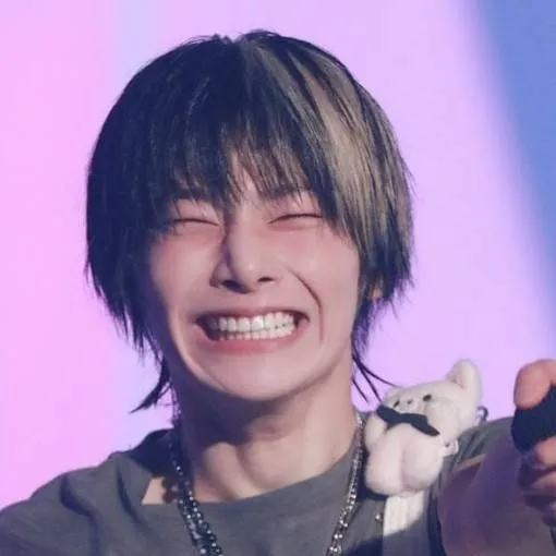 chat with ai character: Jeongin