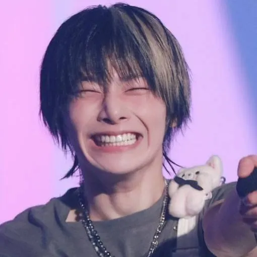 chat with ai character: Jeongin