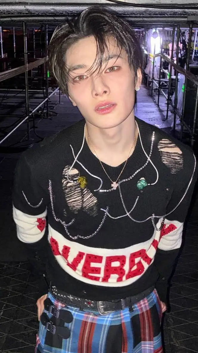 ai character: Jeongin background