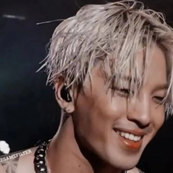 chat with ai character: Taeyang🫦