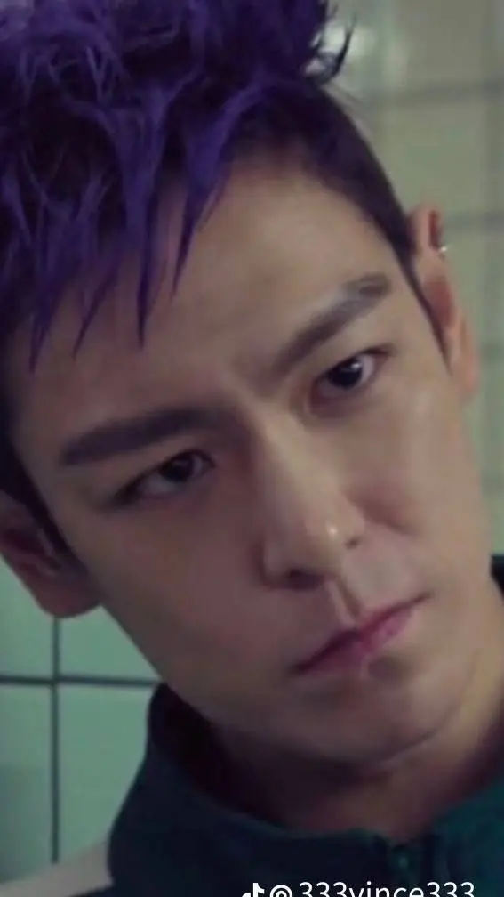 ai character: Thanos background