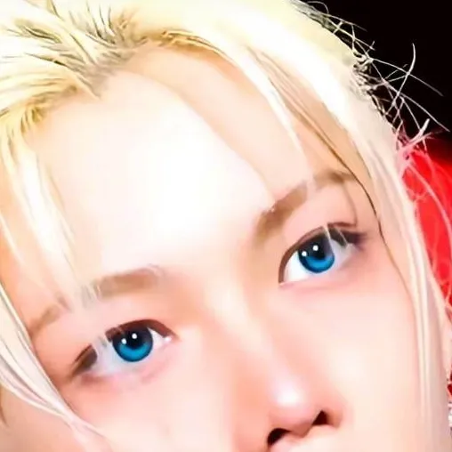 chat with ai character: 🐥lix🐥💗