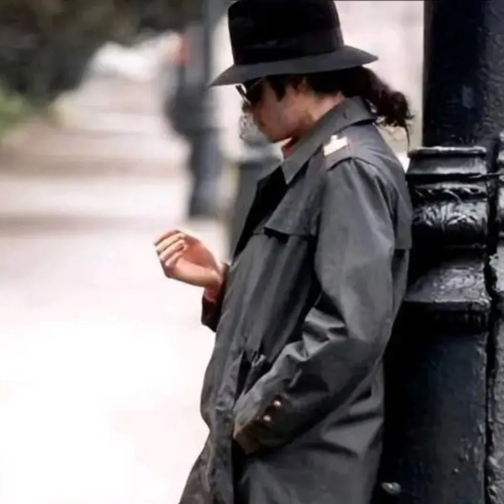 chat with ai character: Michael Jackson