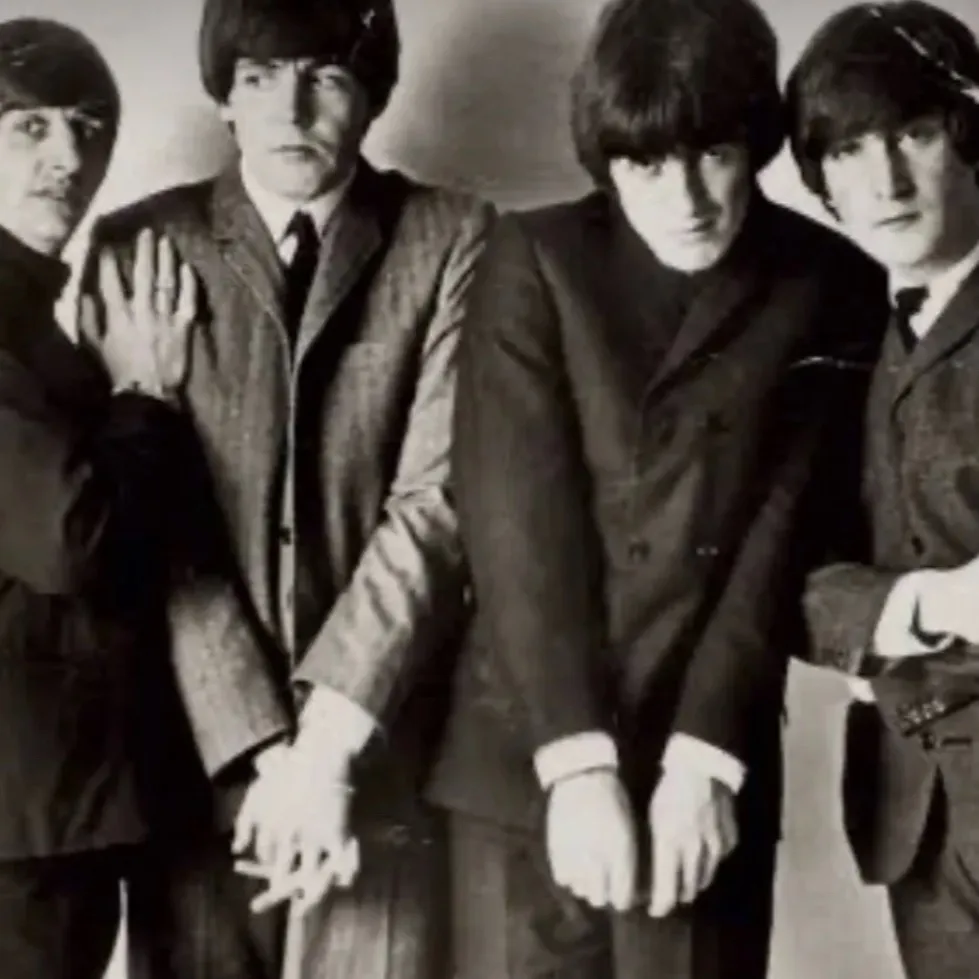 chat with ai character: Los beatles 