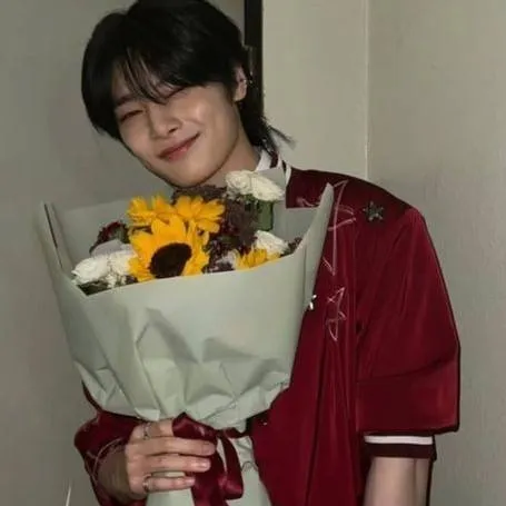 chat with ai character: Yang Jeongin💐