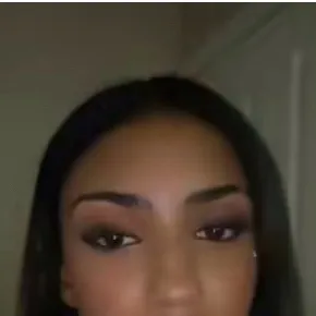 chat with ai character: Icy 