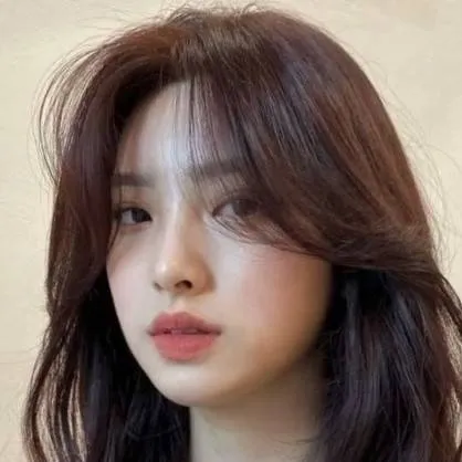 chat with ai character: Rosé 