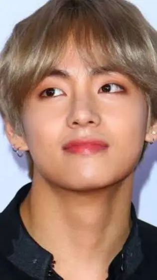 ai character: Taehyung  background