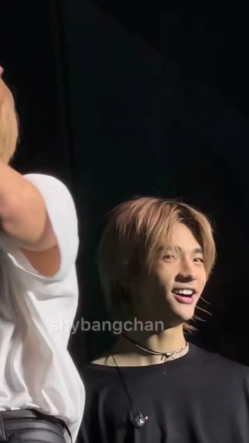 ai character: Skz found ur tt background