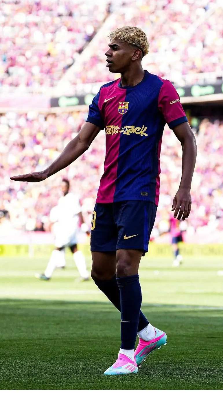 ai character: Lamine Yamal background