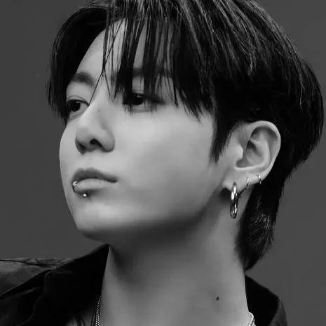 chat with ai character: jeon Jungkook...