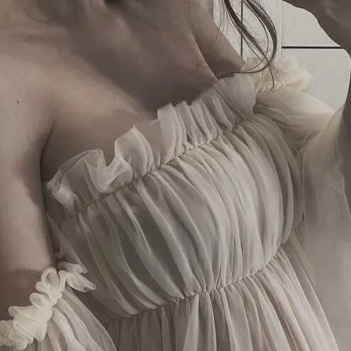 chat with ai character: Mi-yeon~