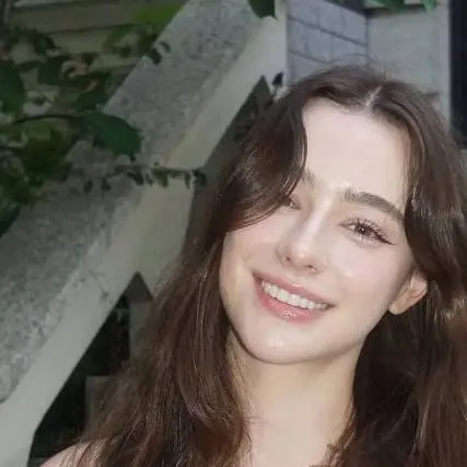 chat with ai character: Amy