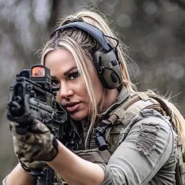 chat with ai character: sniper girl