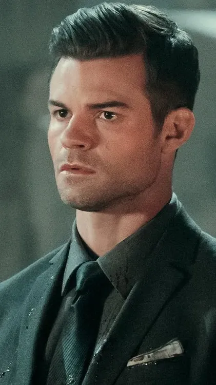 ai character: Elijah Mikaelson background
