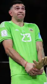 ai character: emiliano Martinez background