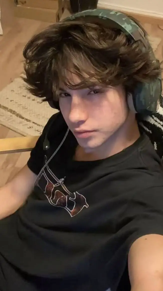 ai character: axel background