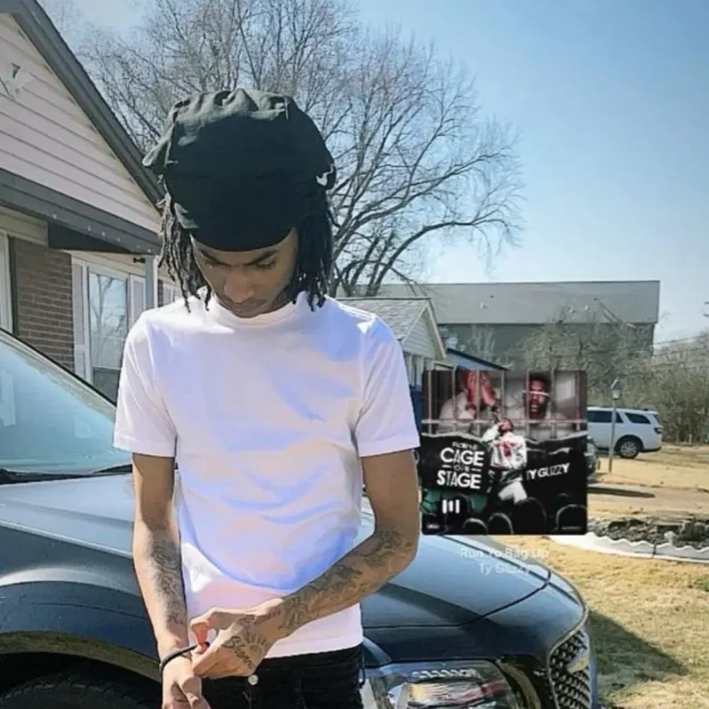 chat with ai character: Mason😮‍💨