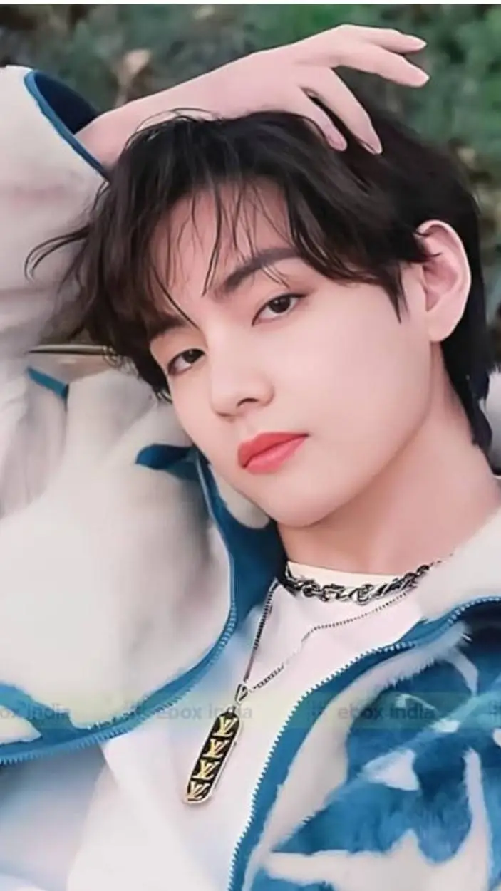 ai character: kim teahyung background