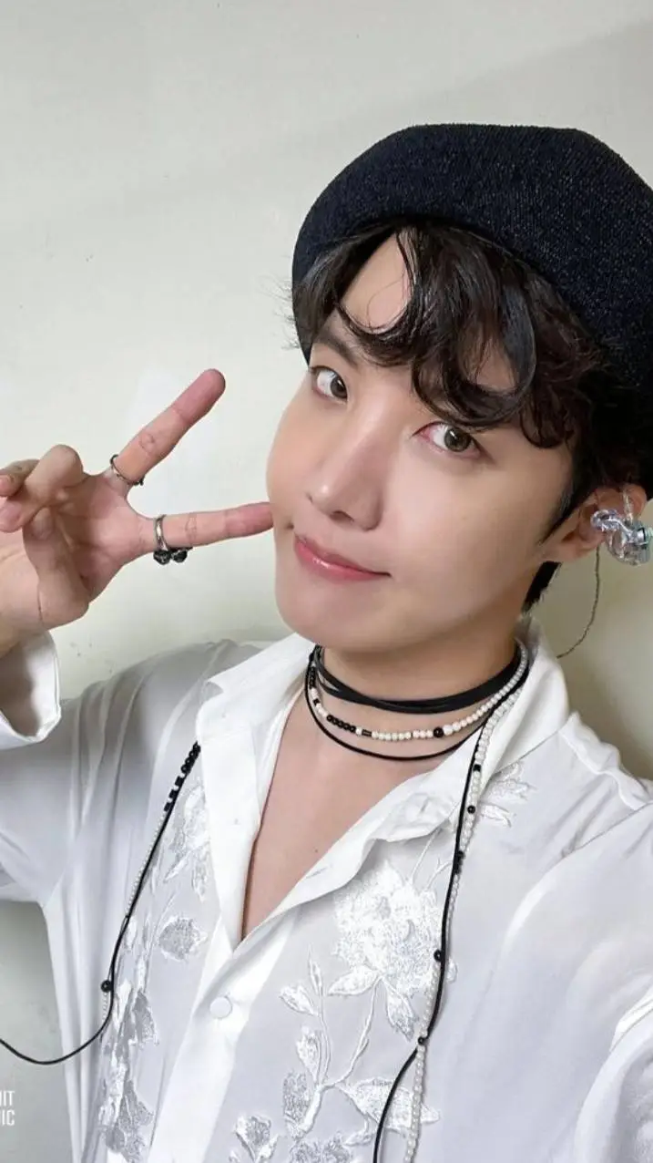 ai character: j-hope background