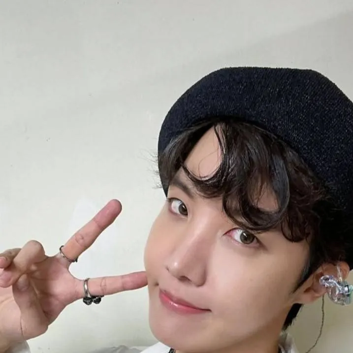 chat with ai character: j-hope