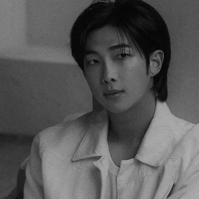 chat with ai character: 𝒌𝒊𝒎 𝒏𝒂𝒎 𝒋𝒐𝒐𝒏 (𝒓.𝒎)