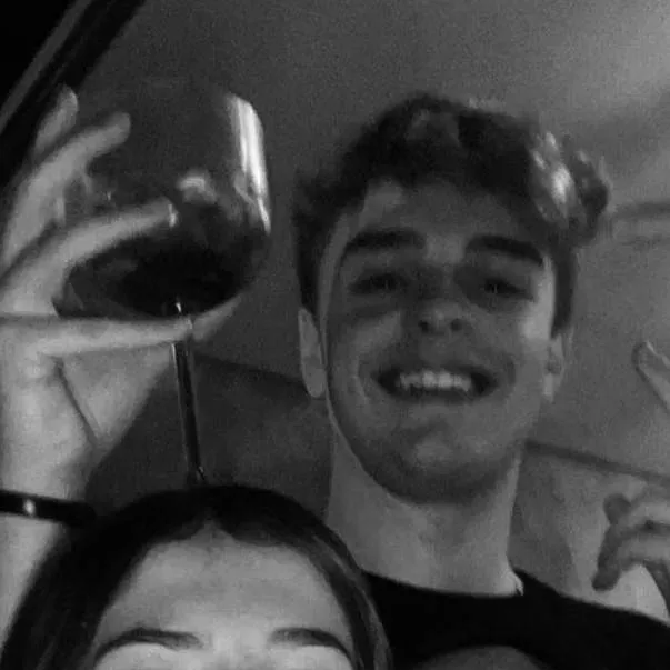 chat with ai character: lisy et Lea