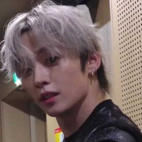 chat with ai character: minho