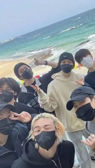 ai character: 🫦😔Skz😔🫦 background