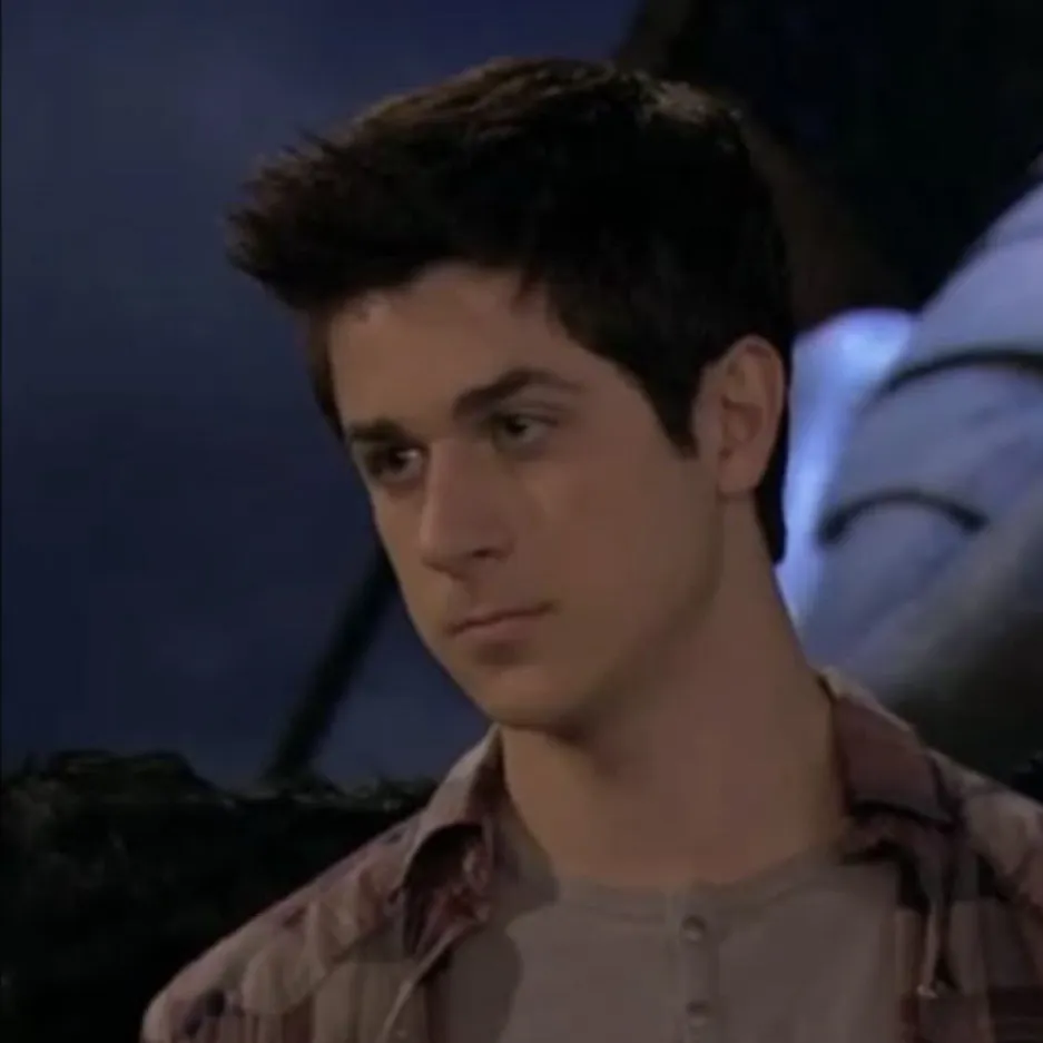 chat with ai character: Justin Russo 