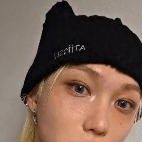 chat with ai character: Felix bestiee