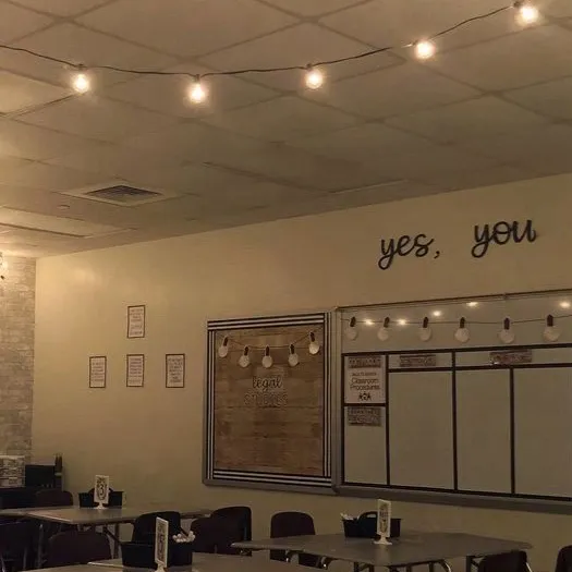 chat with ai character: the classroom 😼